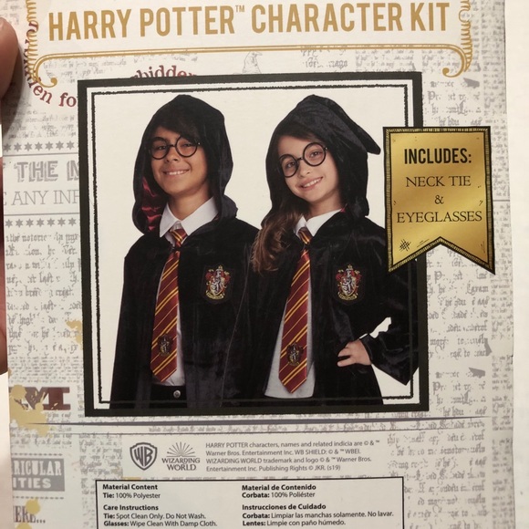 Harry Potter Gryffindor Character Kit - Picture 2 of 4